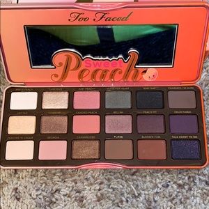 Too faced sweet peach pallet